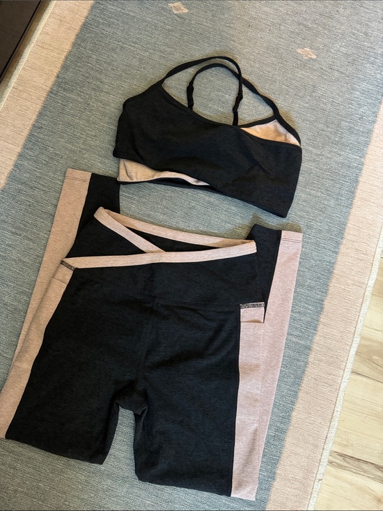 Beyond Yoga Pants - Beyond Yoga Two-Tone Legging & Bra Set